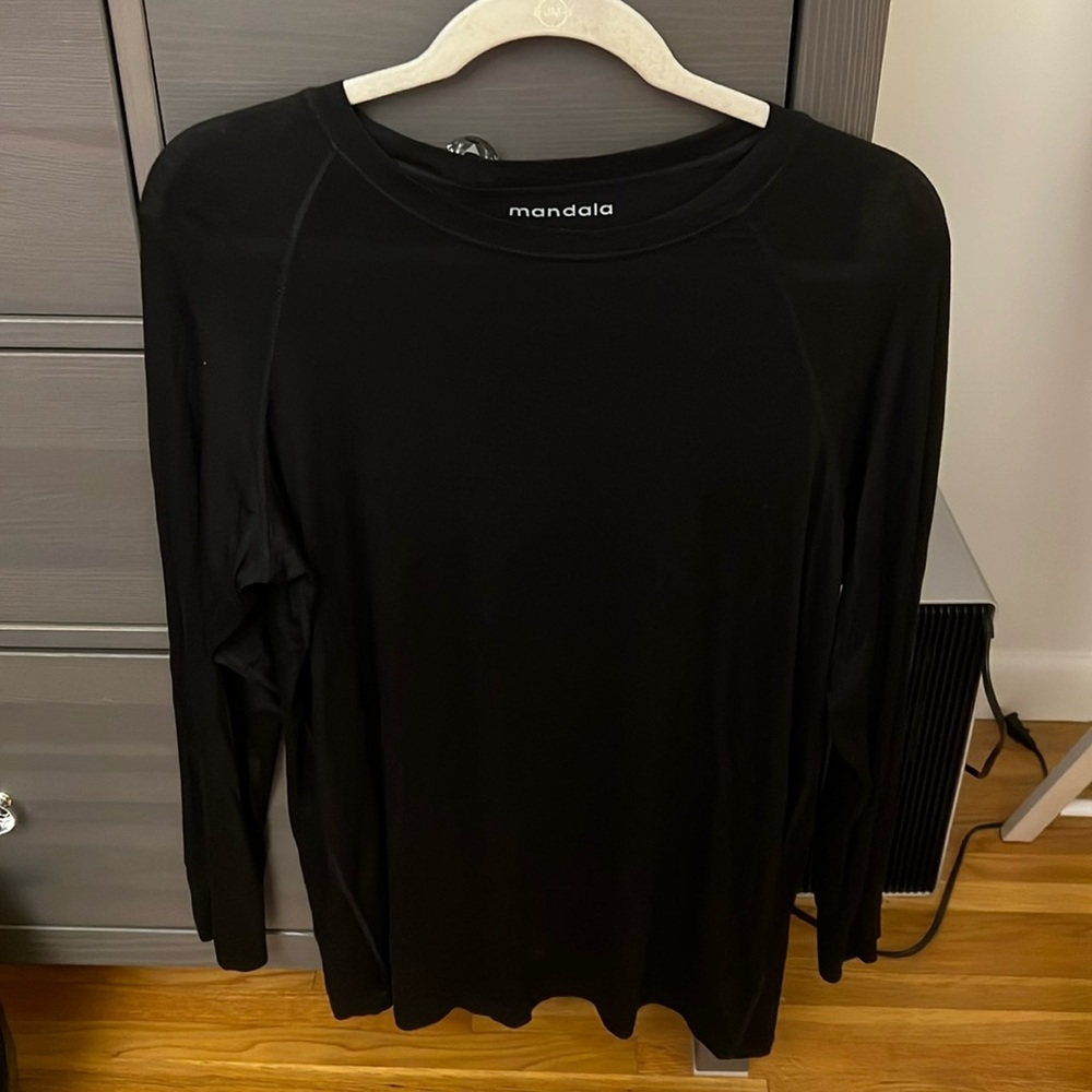 NWOT Mandala under scrub long sleeve shirt size XL. Never worn!